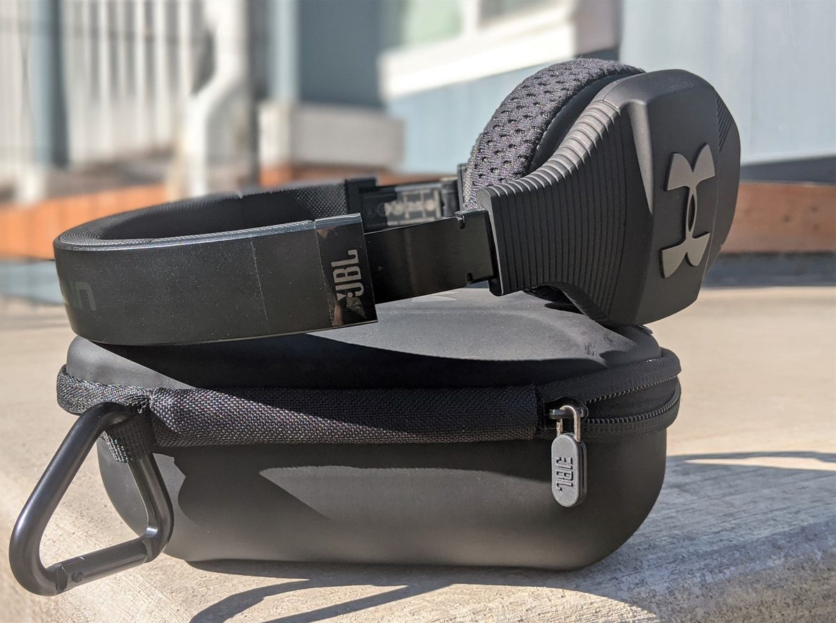 JBL Wireless Sport Train headphones