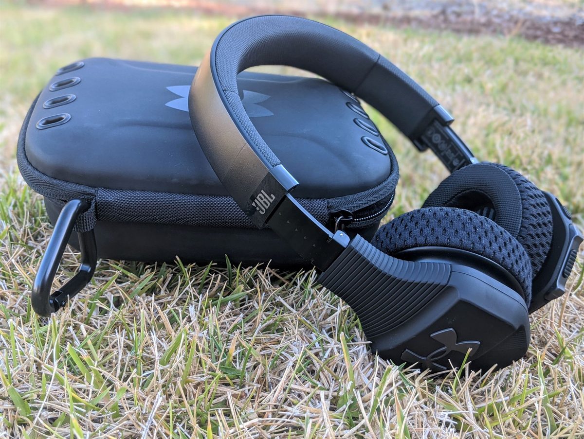 JBL Wireless Sport Train headphones