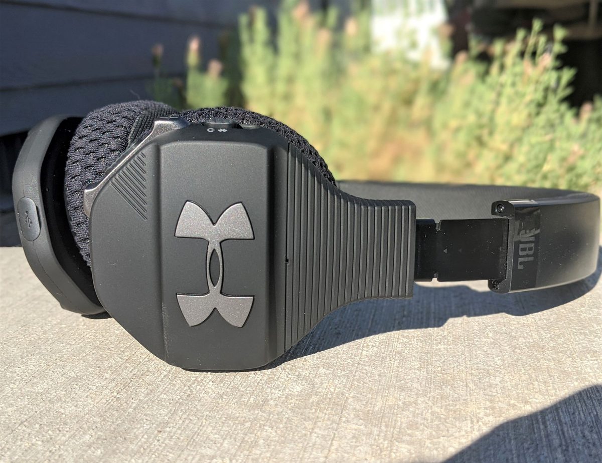 JBL Sport Wireless Train headphones