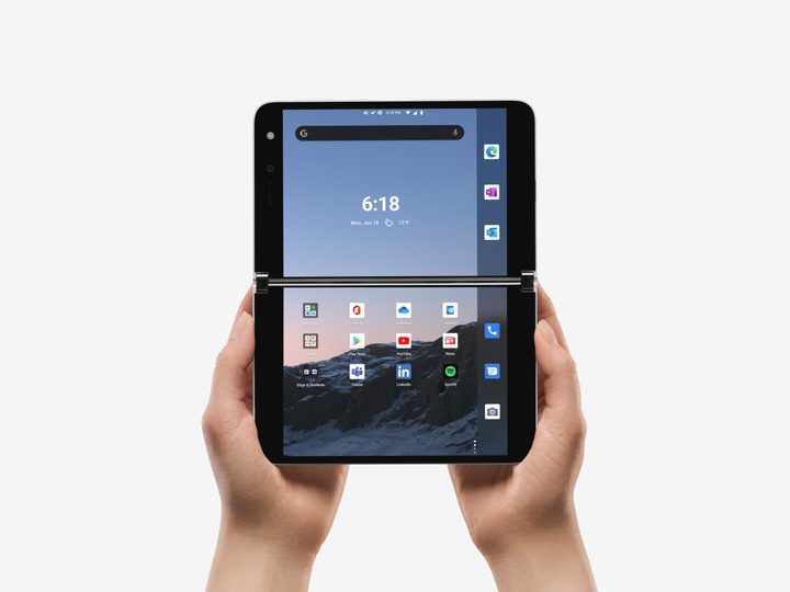 Microsoft Surface Duo -- in hand 5