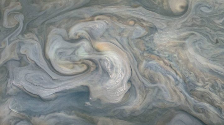 JunoCam image of small, bright "pop-up" clouds