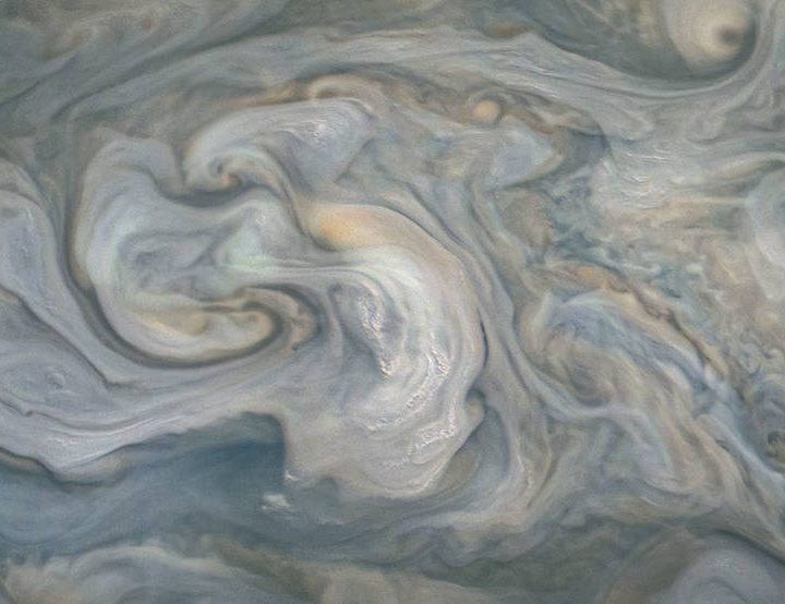 JunoCam image of small, bright "pop-up" clouds.