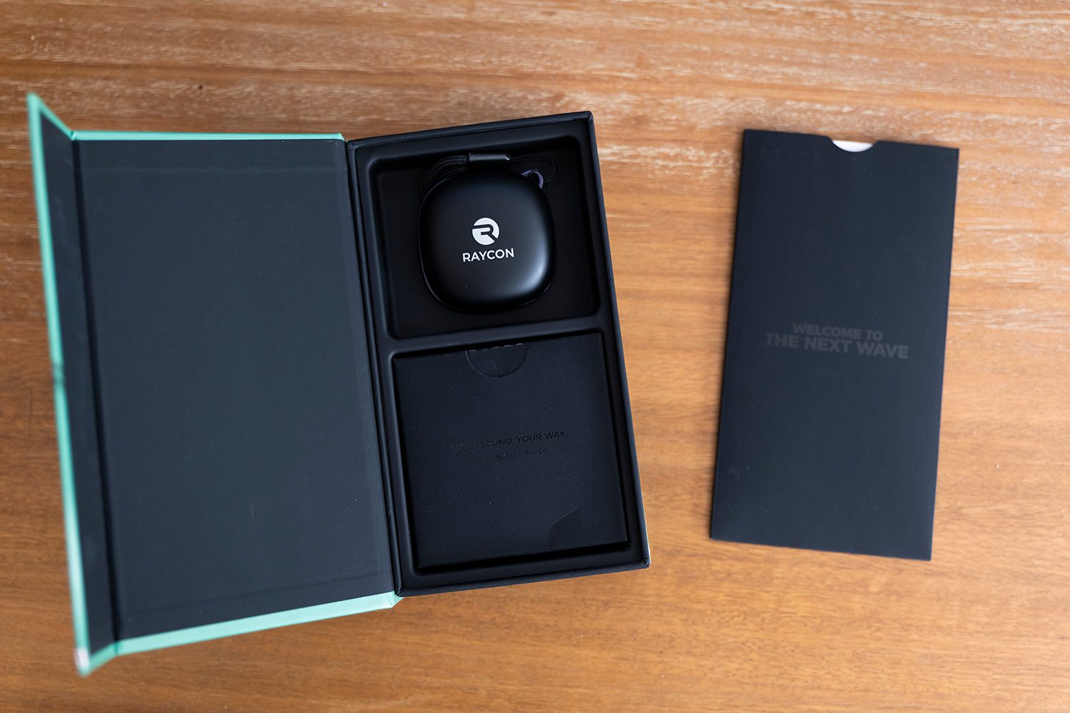 raycon earbuds e55 the performer review 4