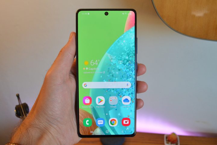 Samsung A71 5G display and design