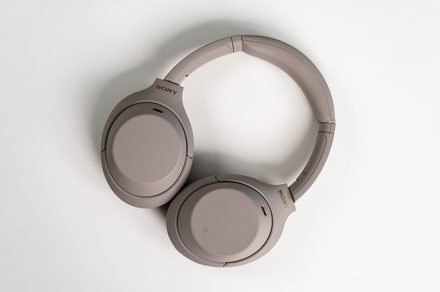 Sony is bringing two new affordable headphones with more color options