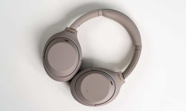 Sony WH-1000XM4.