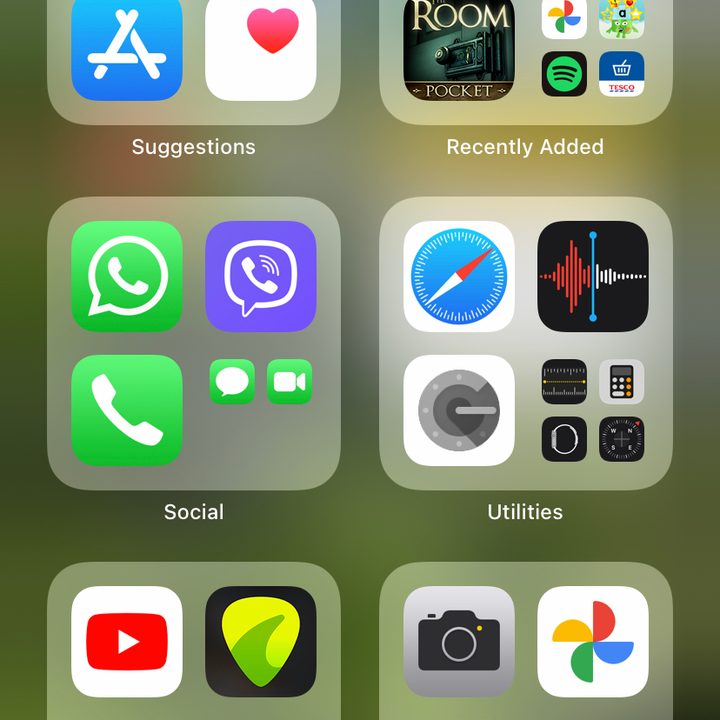 Adding app to Home Screen from App Library.