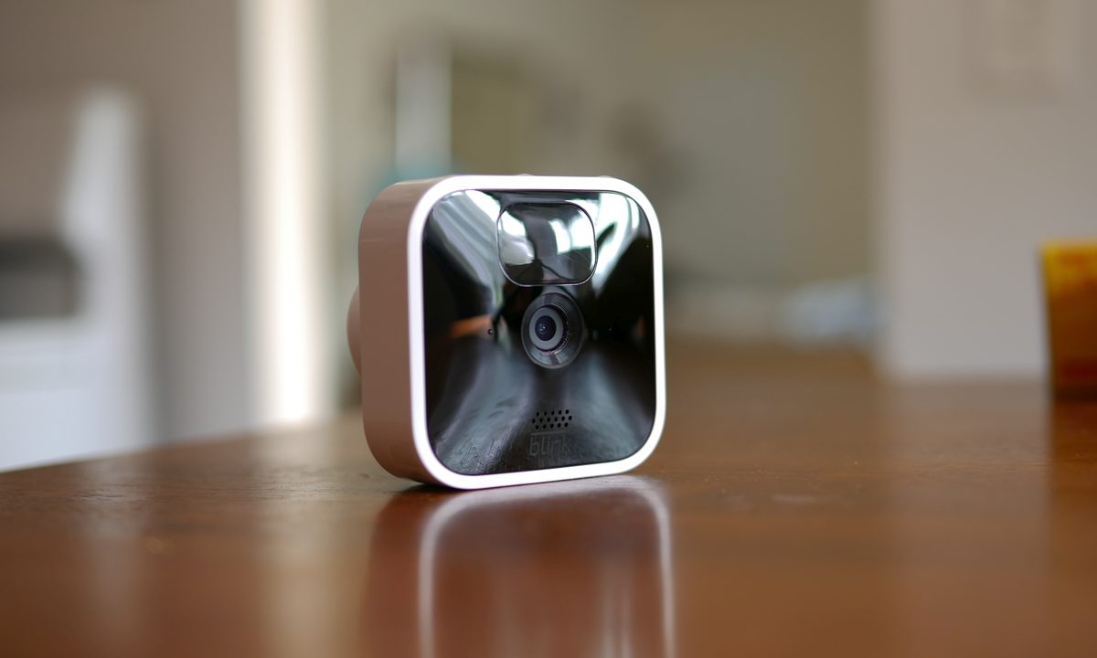 Blink Indoor on table