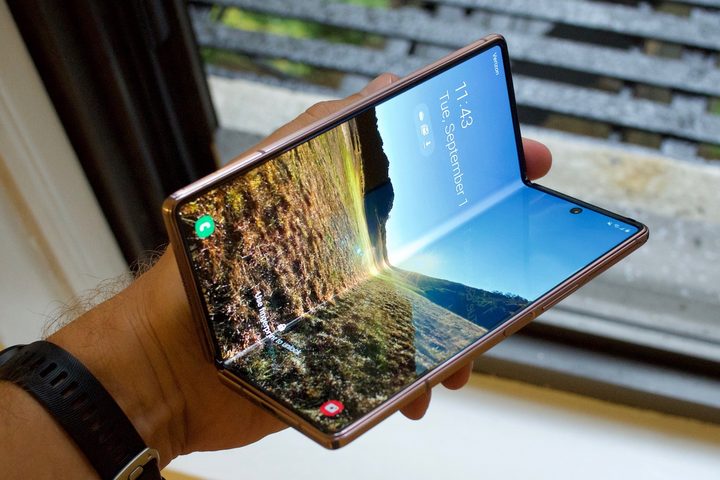Galaxy Z Fold 2 vs Galaxy Note 20 Ultra