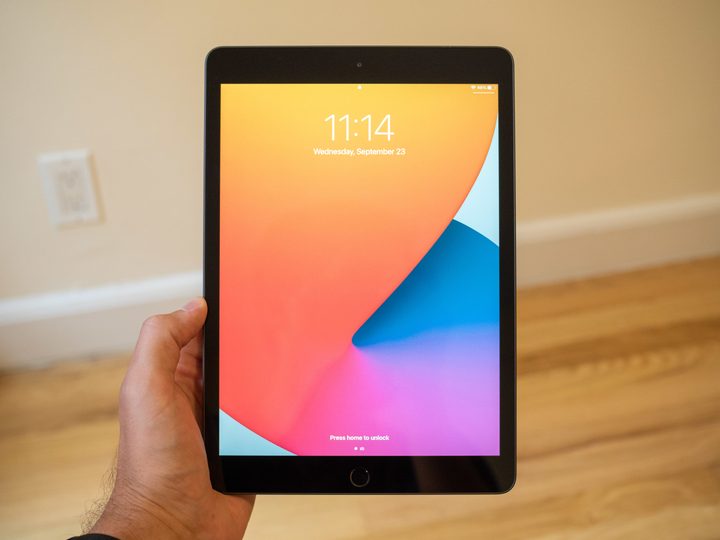 iPad (2020)
