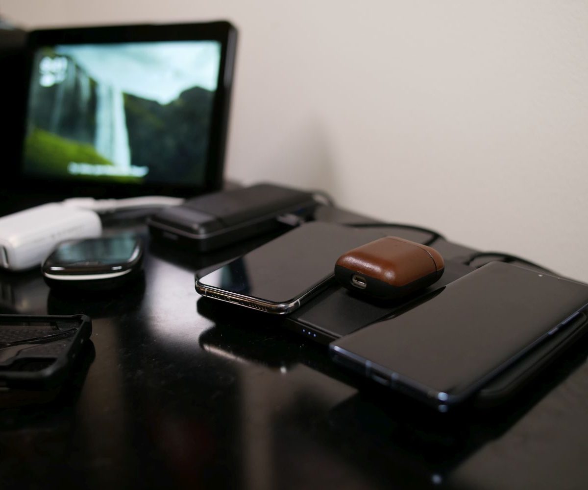 Nomad Base Station Pro smart home
