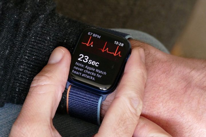 Apple Watch Series 6 ECG