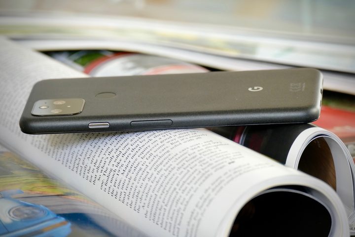 Google Pixel 5 Side
