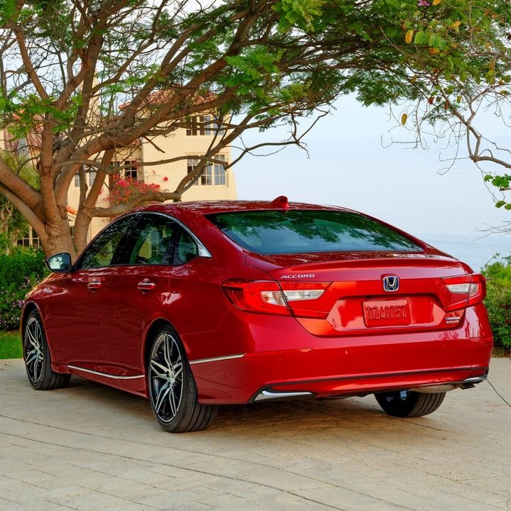 honda civic vs accord hybrid 1030
