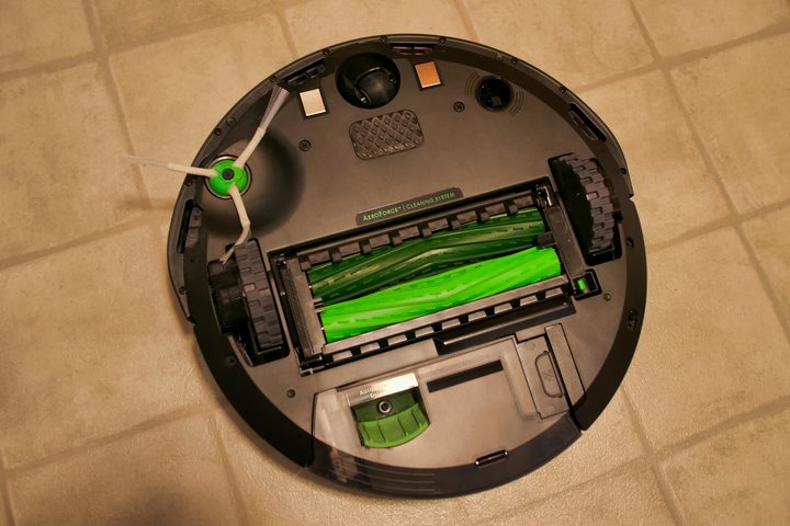 iRobot Roomba i3 Plus brushes.