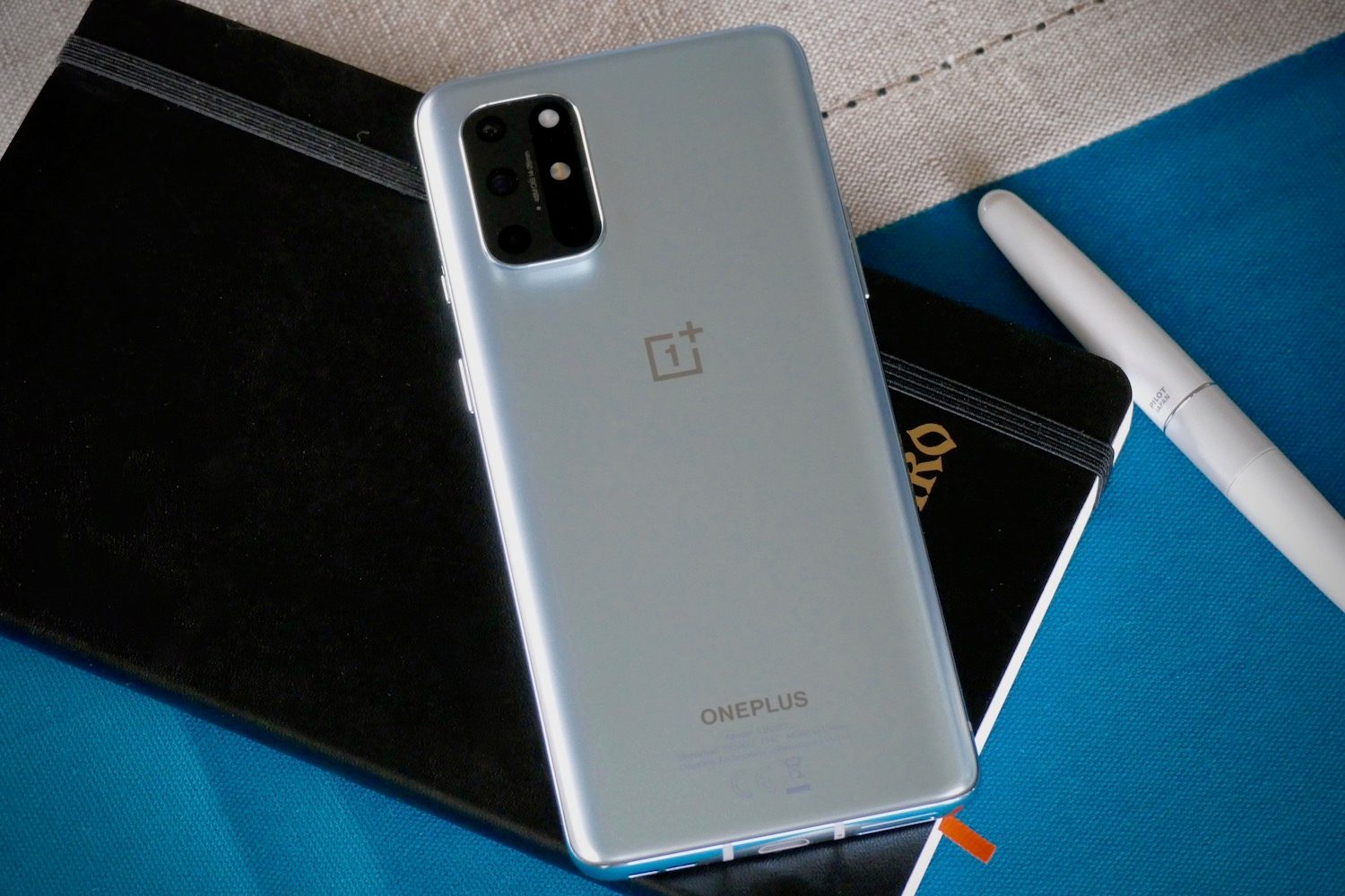 OnePlus 8T シルバー 本体 OnePlus 8T 5G Lunar Silver 128GB + 8GB Dual-Sim Factory Unlocked
