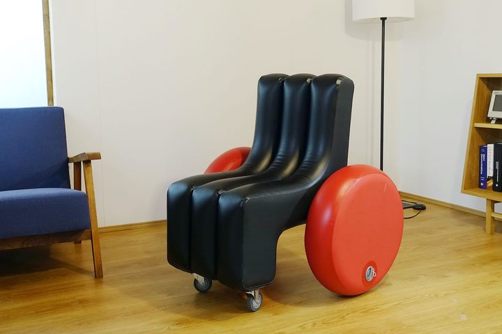 Inflatable wheelchair