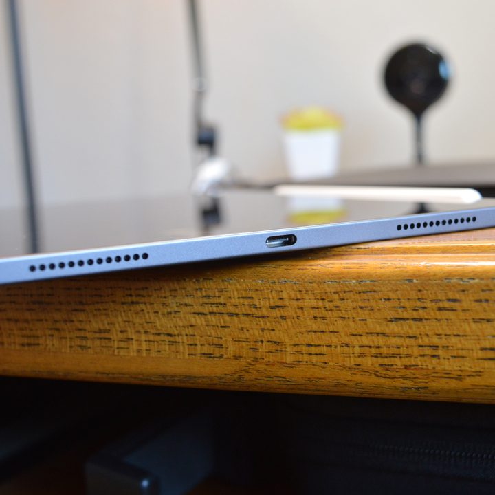 iPad Pro battery port