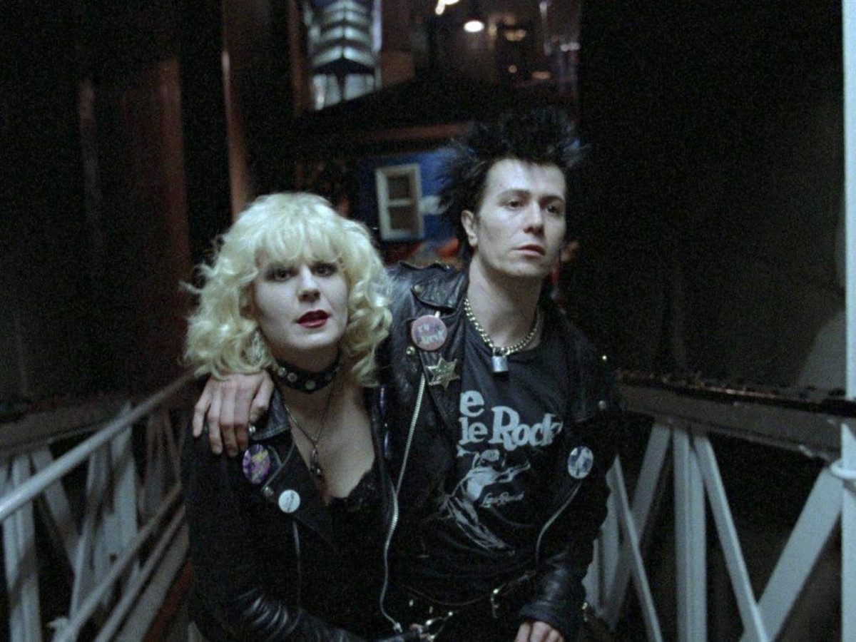 Gary Oldman and Chloe Webb in Sid and Nancy