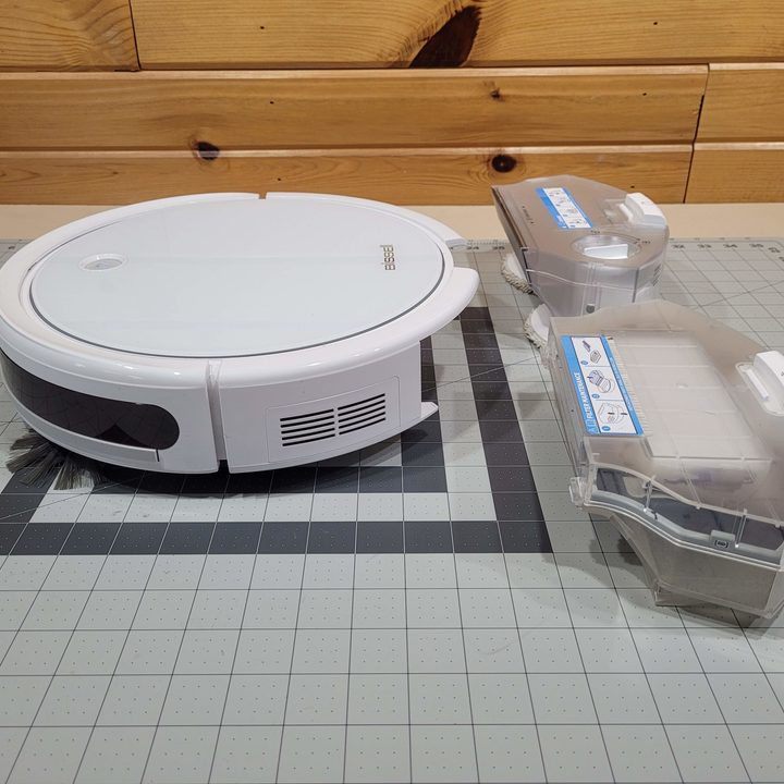 Bissell Spinwave Robot vacuum with wet and dry attachments