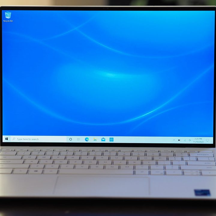 Dell XPS 13 9310 Design shwoing display and keyboard deck.