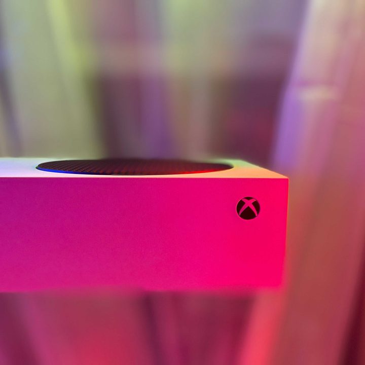 Xbox Series S Horizontal