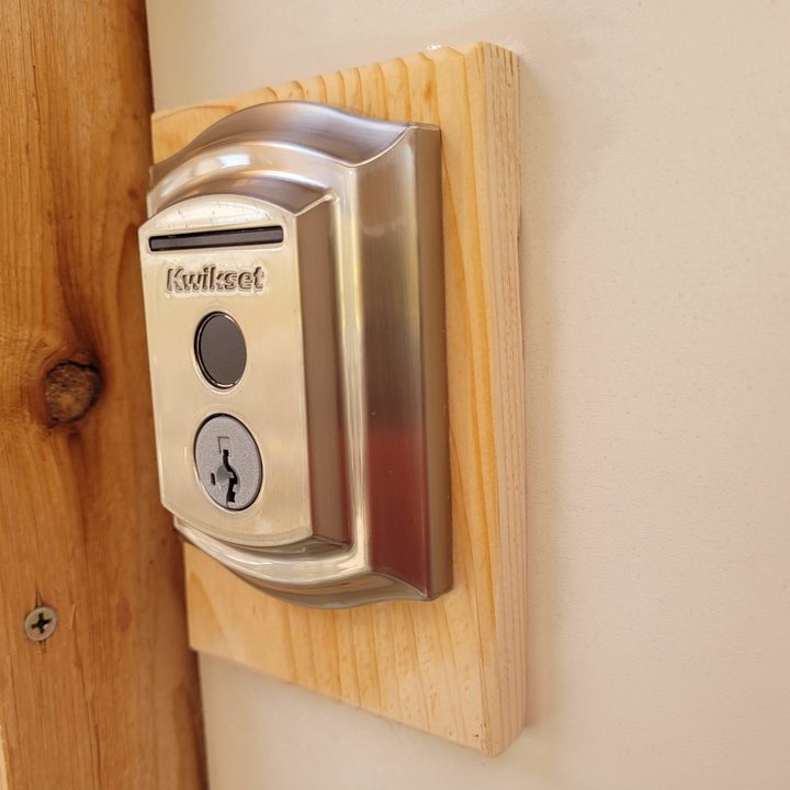 Kwikset Halo Touch from the side