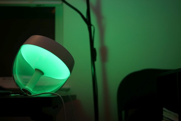 Philips Hue Iris table lamp green