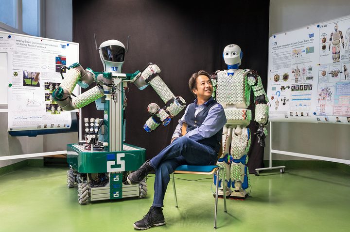 Gordon Cheng, Professor for Cognitive Systems, wants to dig deeper in understanding how the brain works.