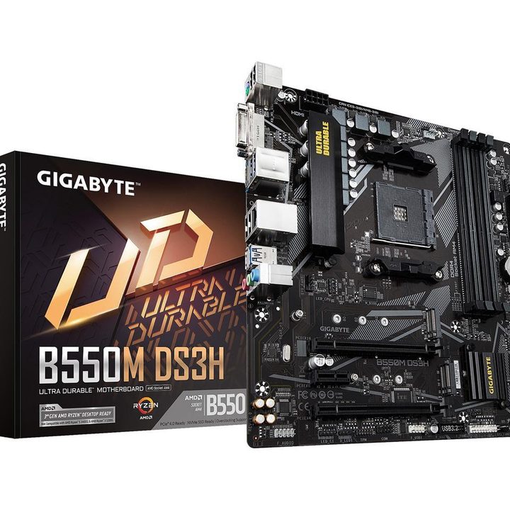 Gigabyte B550M DS3H motherboard and box.