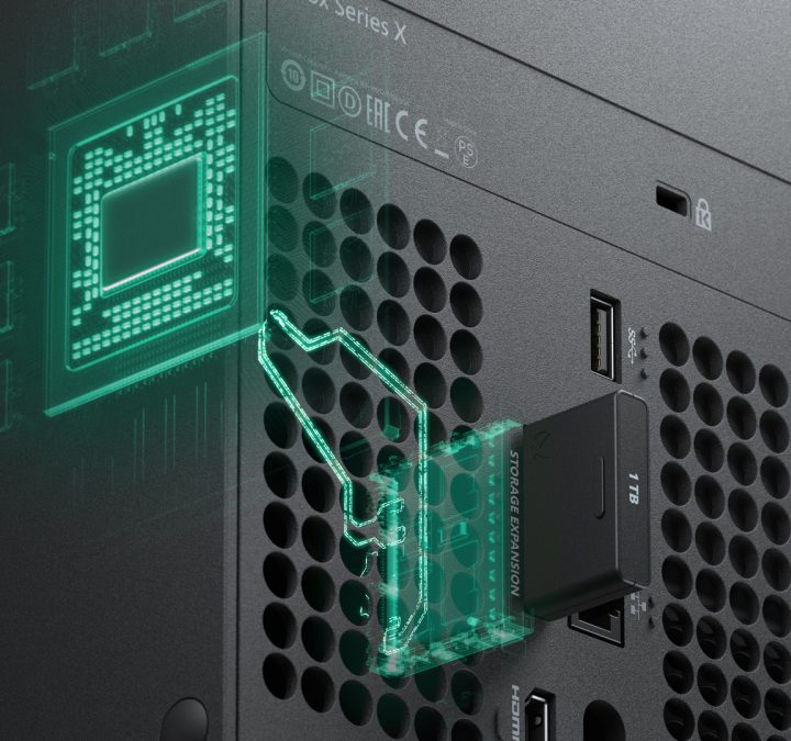 Xbox Series X expansion card in console.