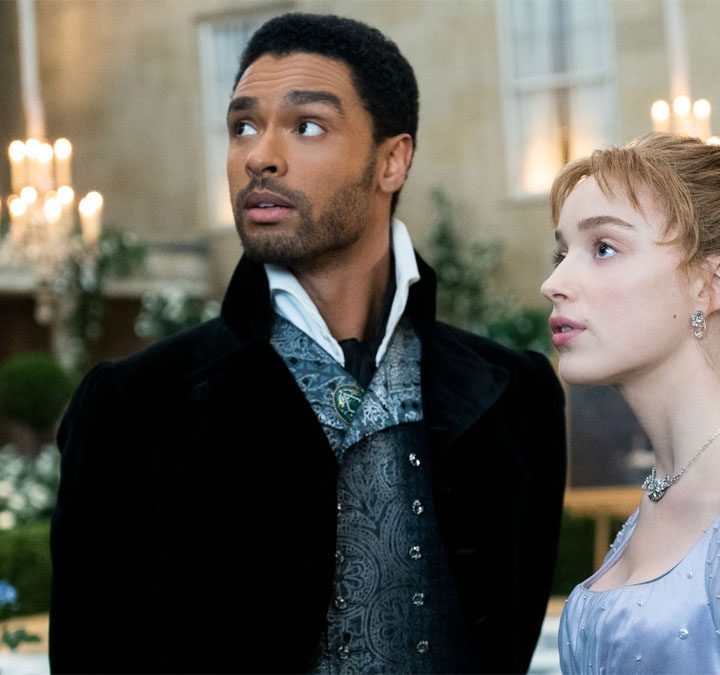 Regé-Jean Page and Phoebe Dynevor in a scene from season 1 of Bridgerton.