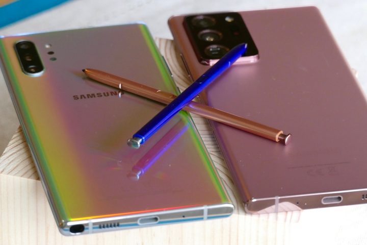 Galaxy Note 10 and Galaxy Note 20 Ultra with their S Pens.