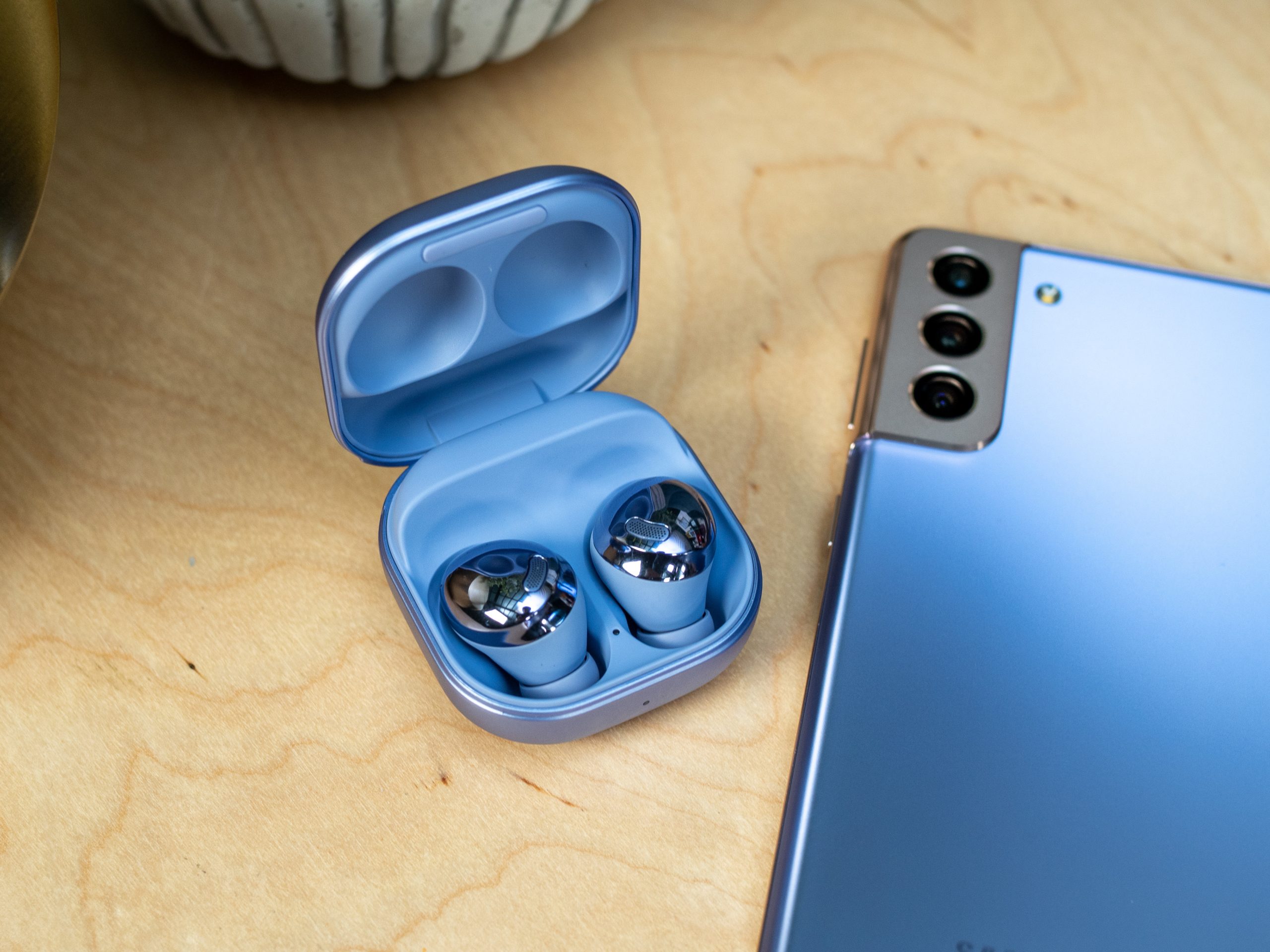 Samsung Galaxy S21 Ultra with Galaxy Buds Pro