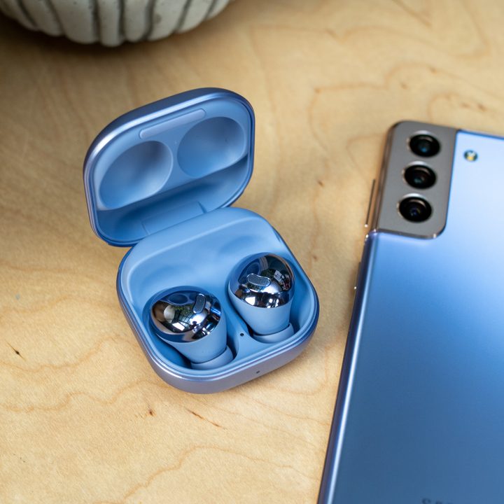 Samsung Galaxy S21 Ultra with Galaxy Buds Pro