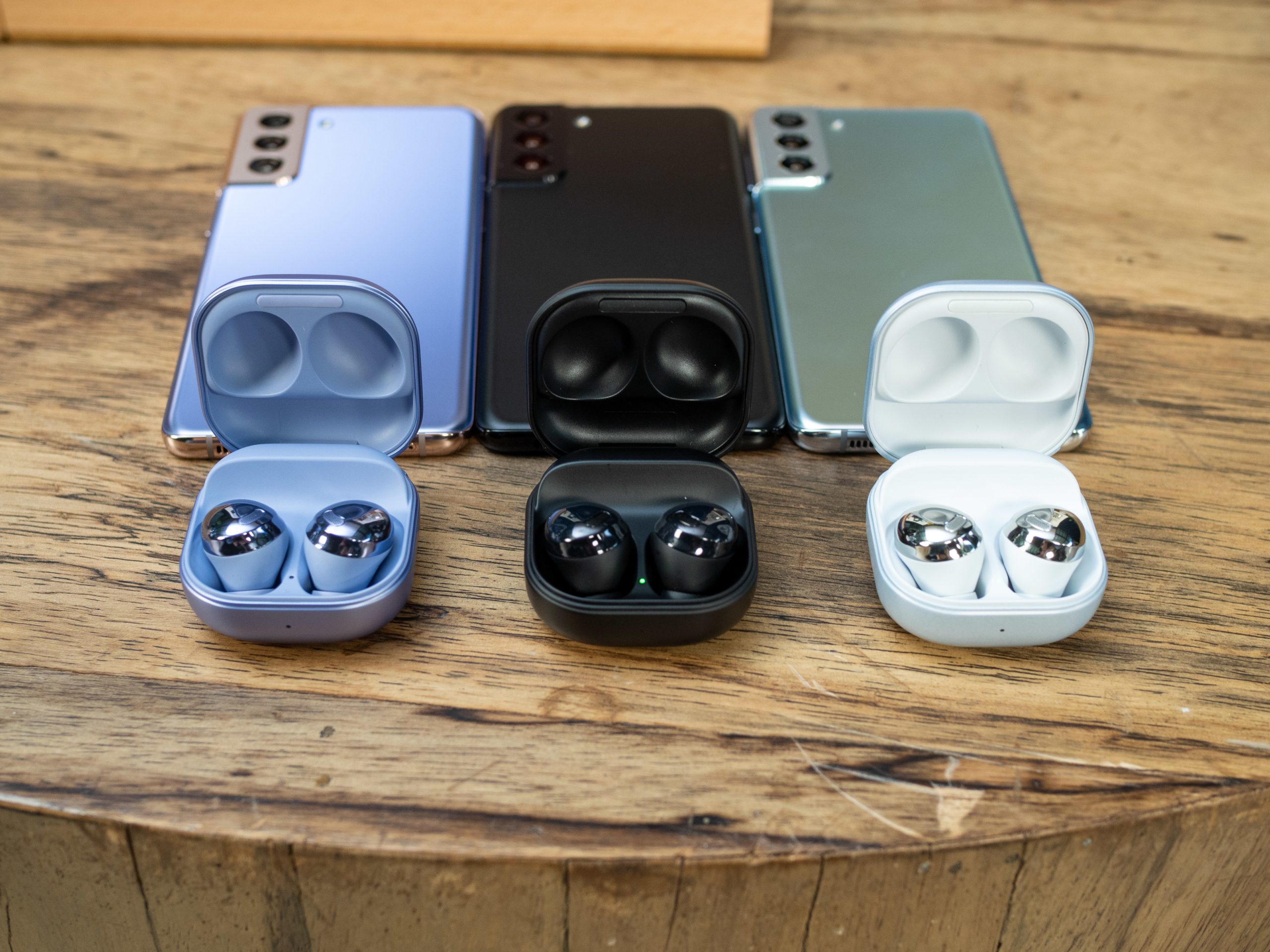 Samsung Galaxy S21 Ultra with Galaxy Buds Pro