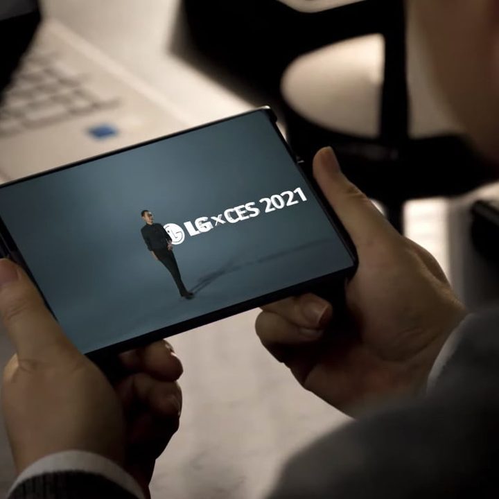 LG Rollable smartphone