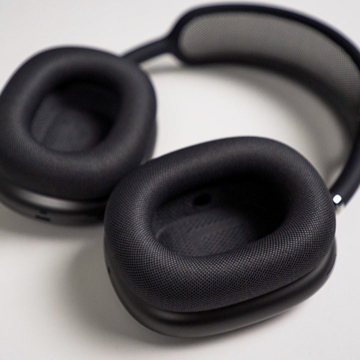 Apple AirPods Max.