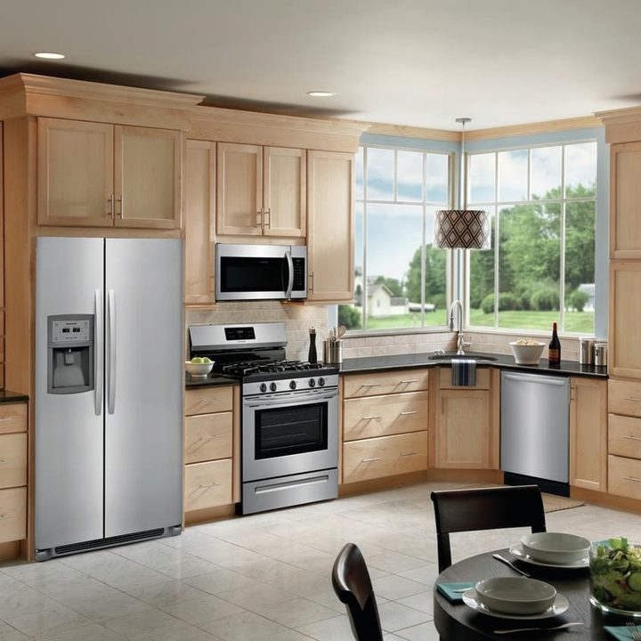 Frigidaire 22-cubic foot Side-by-Side refrigerator