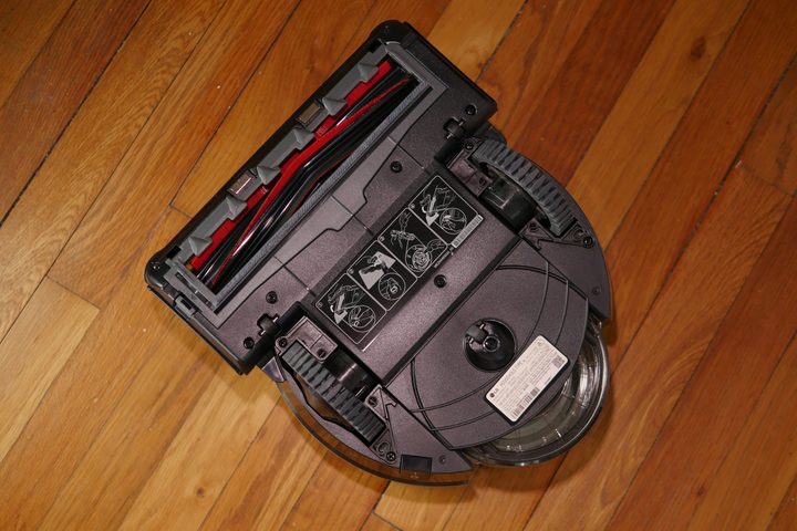 LG CordZero ThinQ Robot Vacuum underside brush