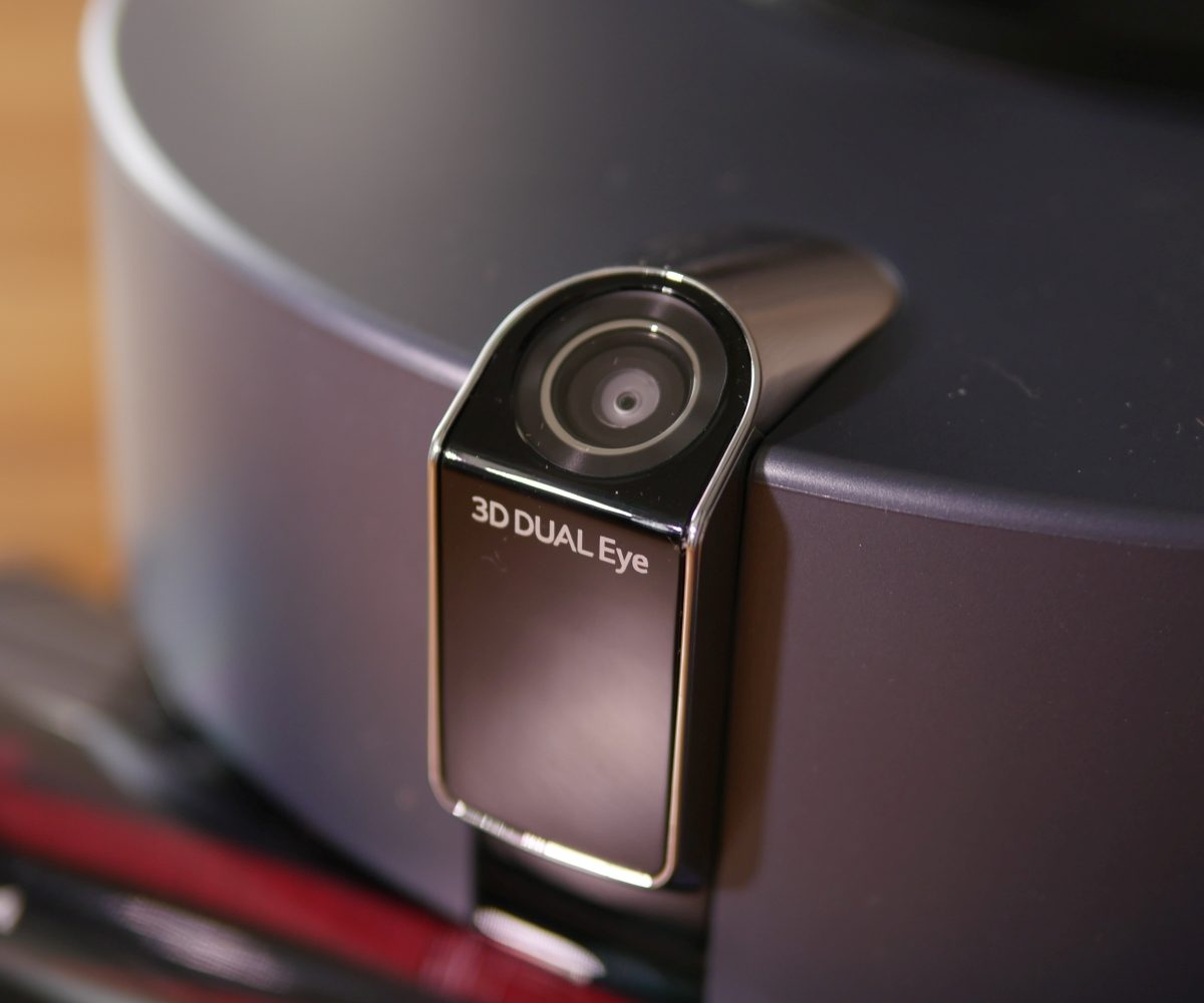 LG CordZero ThinQ Robot Vacuum camera closeup