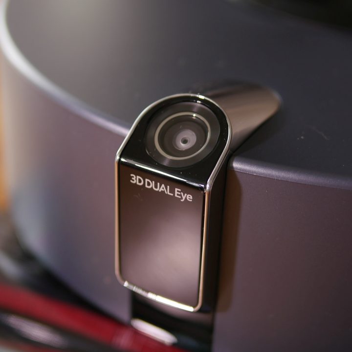 LG CordZero ThinQ Robot Vacuum camera closeup