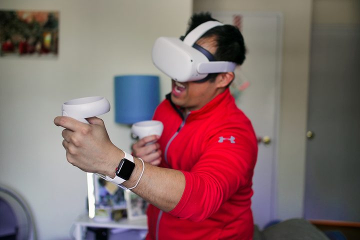 Oculus Quest 2 with controls.
