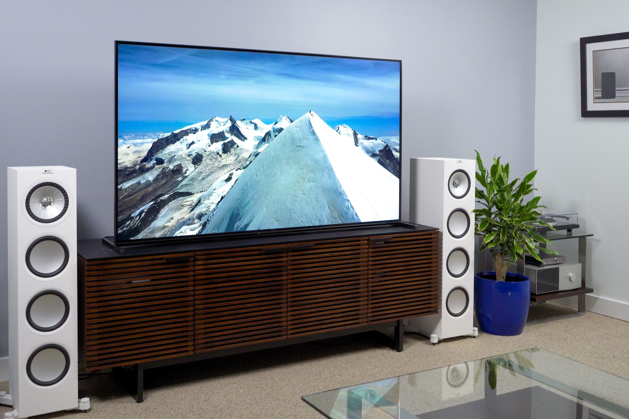 sony-z8h-tv-ry-11.jpg?resize=