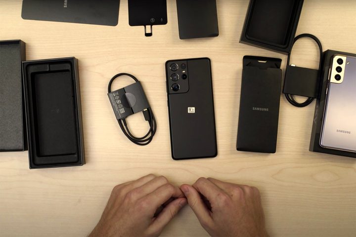 Samsung Galaxy S21 unboxing