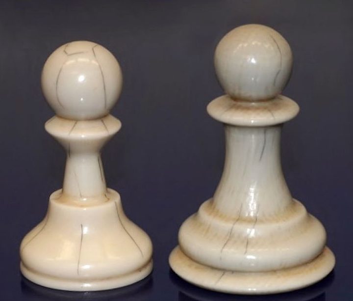 3d printed ivory chess pawns