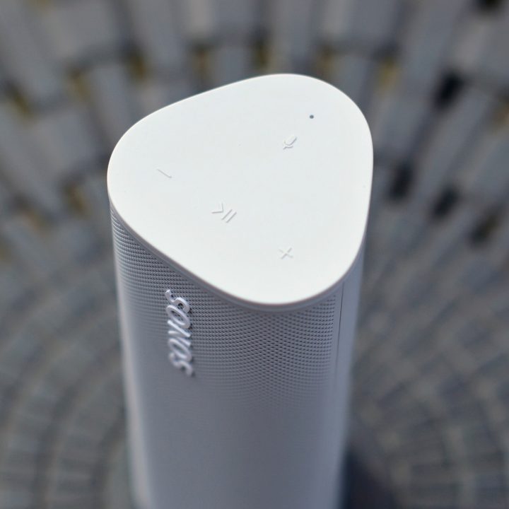 Sonos Roam top controls