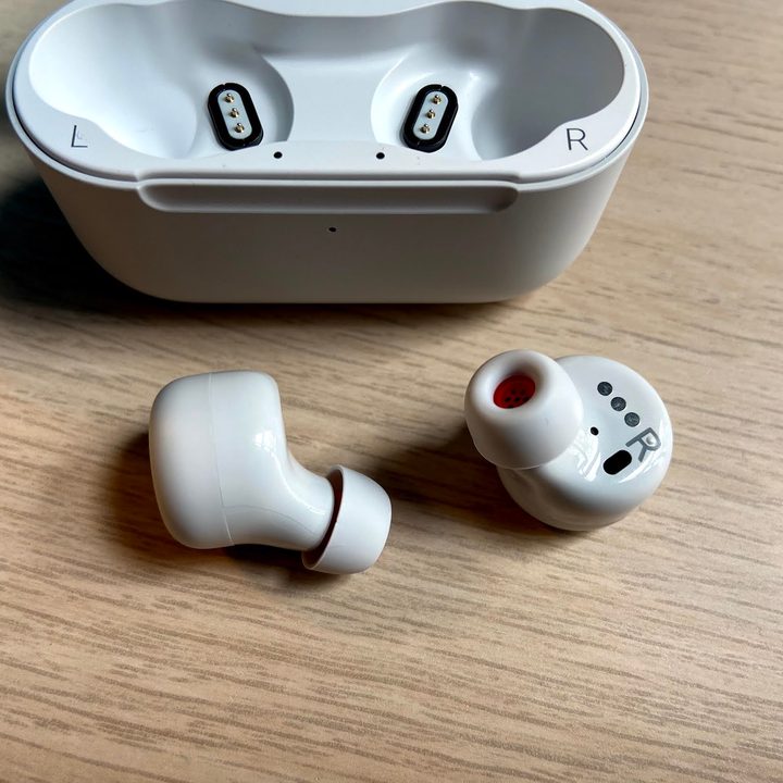 Amazon Echo Buds 2