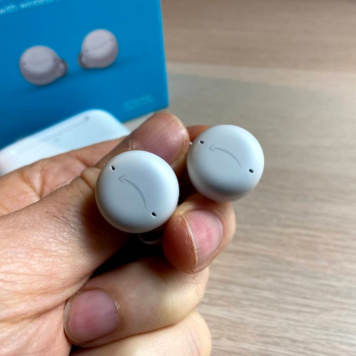 Amazon Echo Buds 2