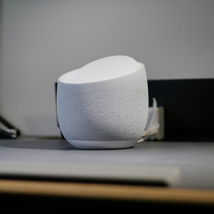 Belkin SoundForm Elite Hi-Fi side view